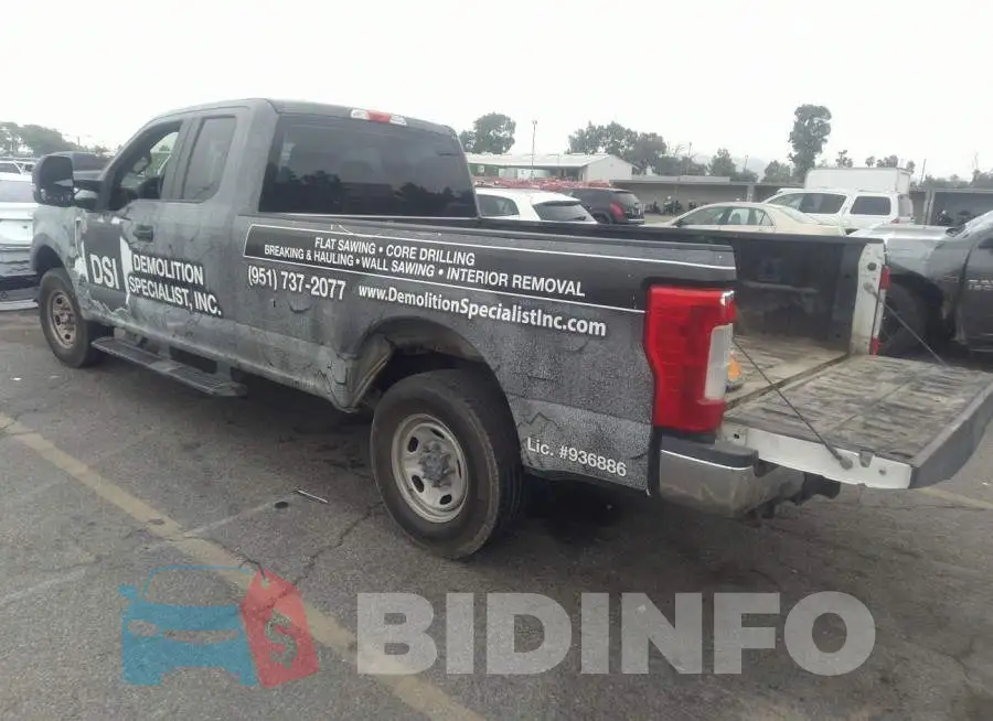 1FT7X2A67HEF16167 Photo# 3