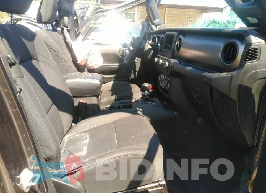 1C4HJXDG2JW110370 Photo# 5