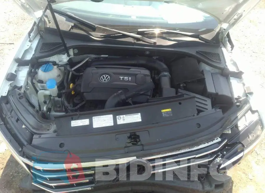 1VWGT7A35HC025183 Photo# 10