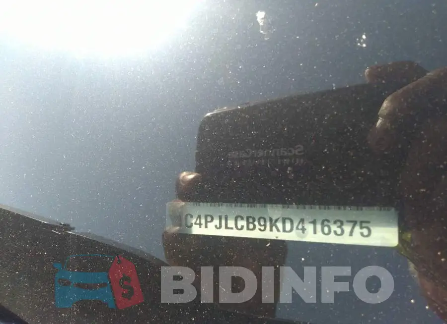 1C4PJLCB9KD416375 Photo# 9