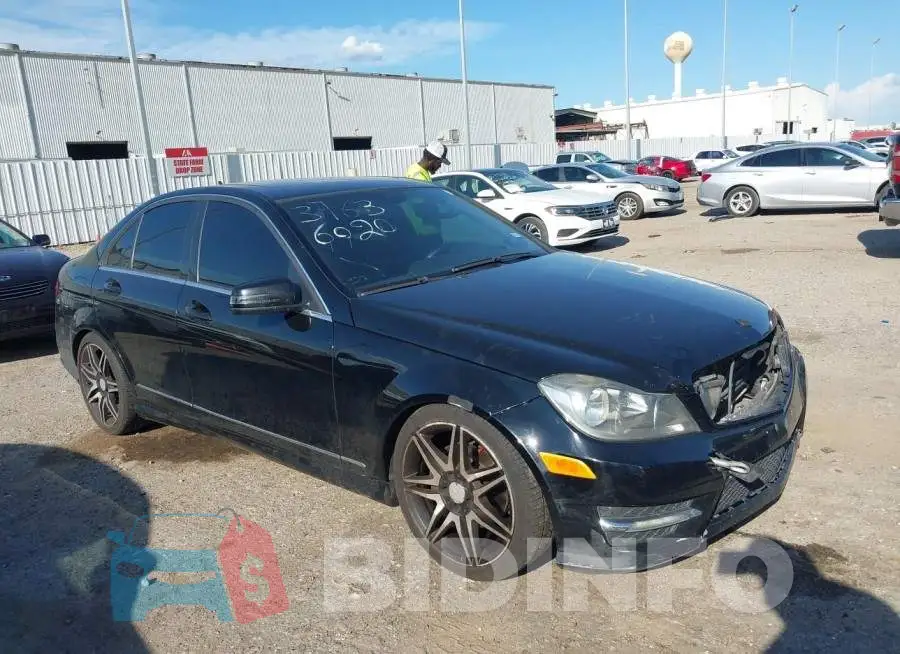WDDGF4HB7DR269890 Photo# 1