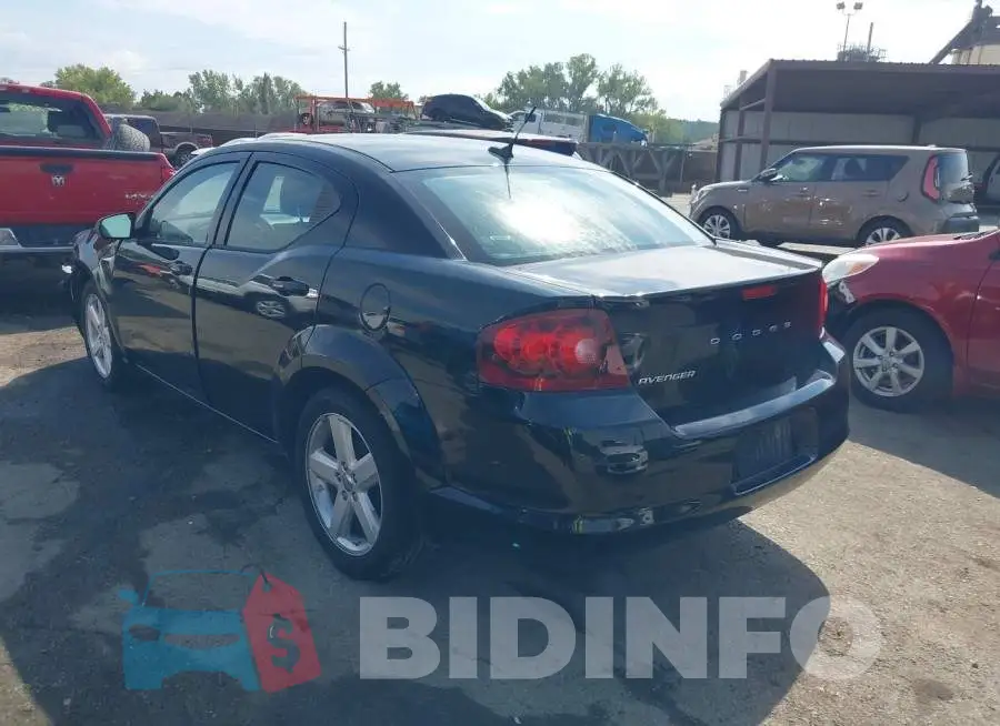 1C3CDZAB4DN660772 Photo# 3