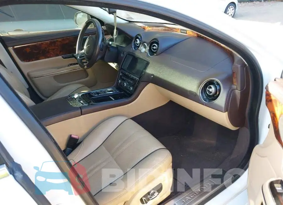 SAJWJ1CD7G8V91002 Photo# 5