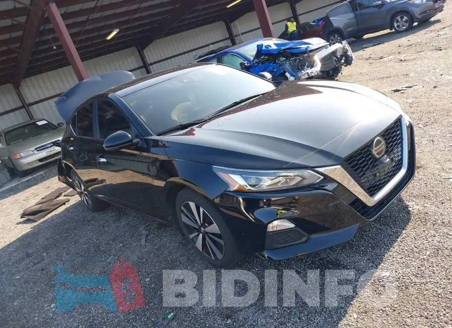 1N4BL4DV0MN301413 Photo# 1