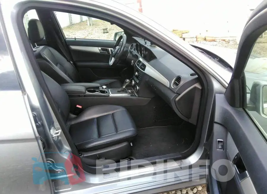WDDGF4HB2DR250146 Photo# 5