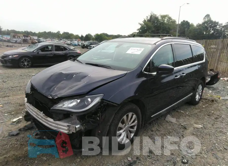 2C4RC1BGXHR571821 Photo# 2