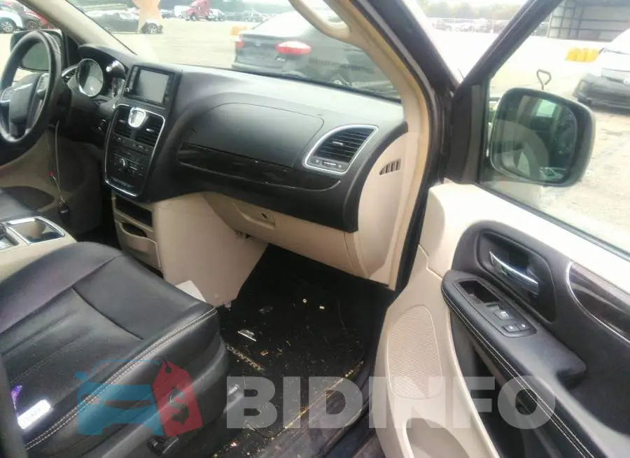 2C4RC1CGXER165189 Photo# 5