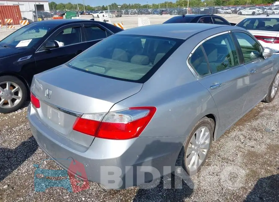 1HGCR2F70FA134515 Photo# 4