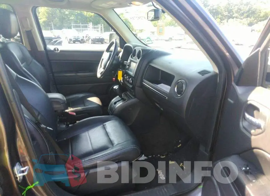 1C4NJRFB2FD272065 Photo# 5