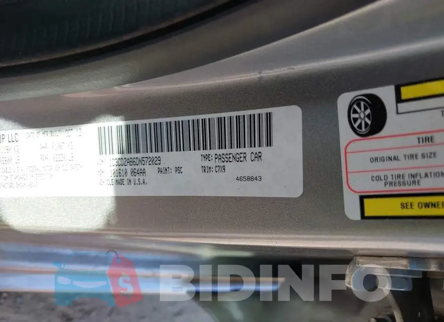 1C3CDZAB6DN572029 Photo# 9