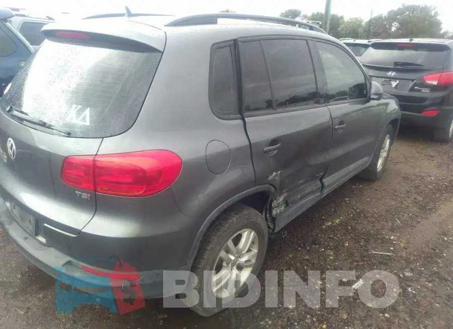 WVGAV7AX8GW557431 Photo# 4