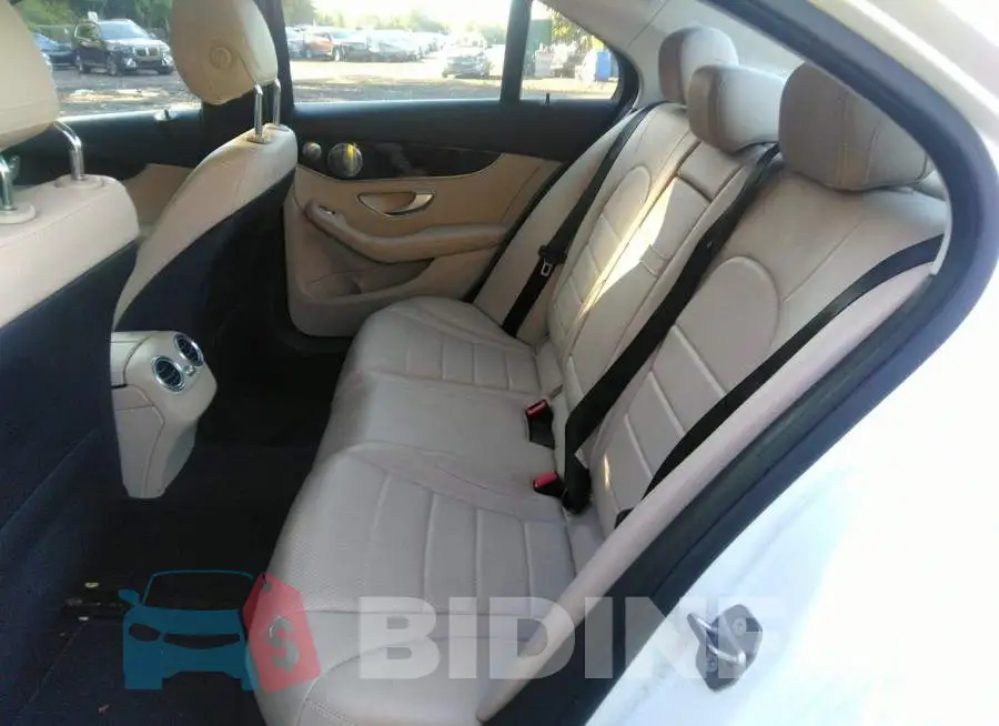 WDDWF4KB3HR246083 Photo# 8