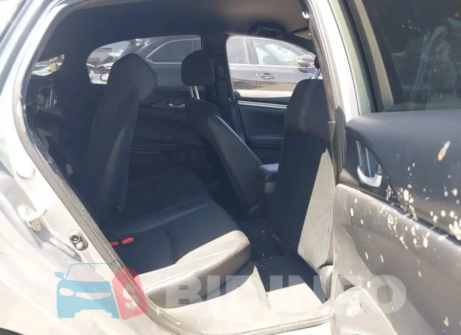 19XFC2F83LE201915 Photo# 8