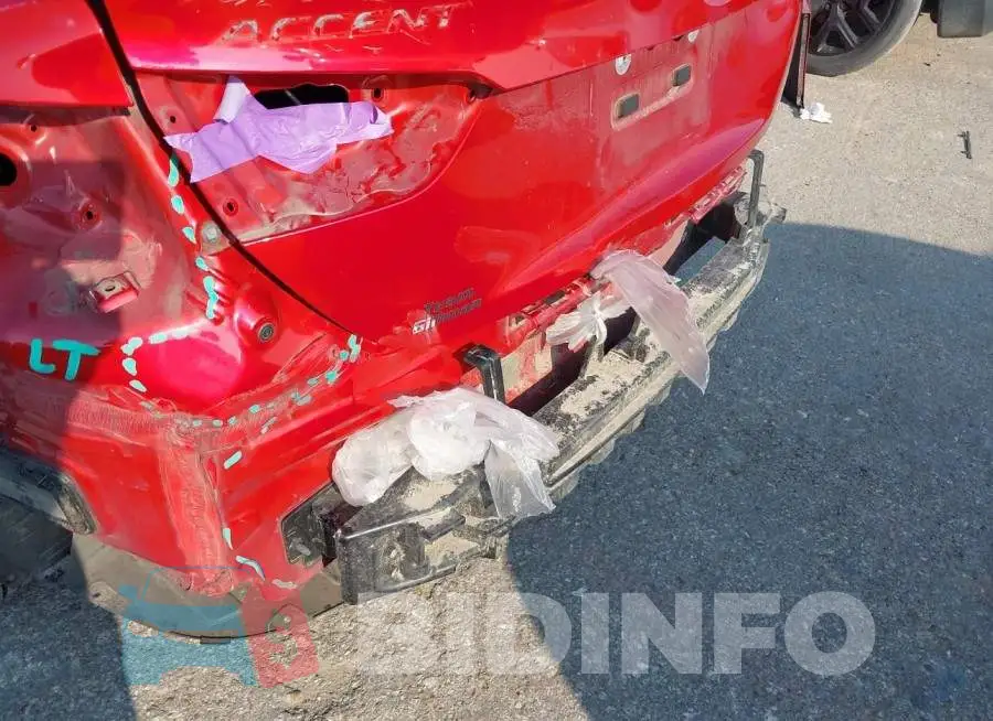 3KPC24A34KE051518 Photo# 6