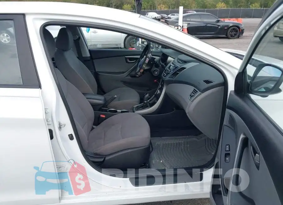 5NPDH4AE3GH727917 Photo# 5