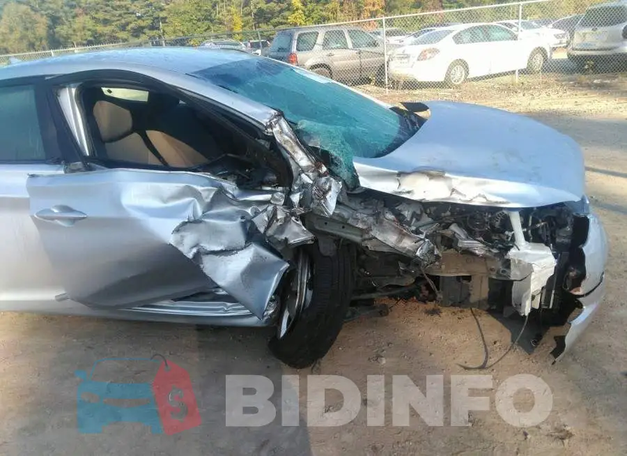 5NPDH4AE8DH240076 Photo# 6