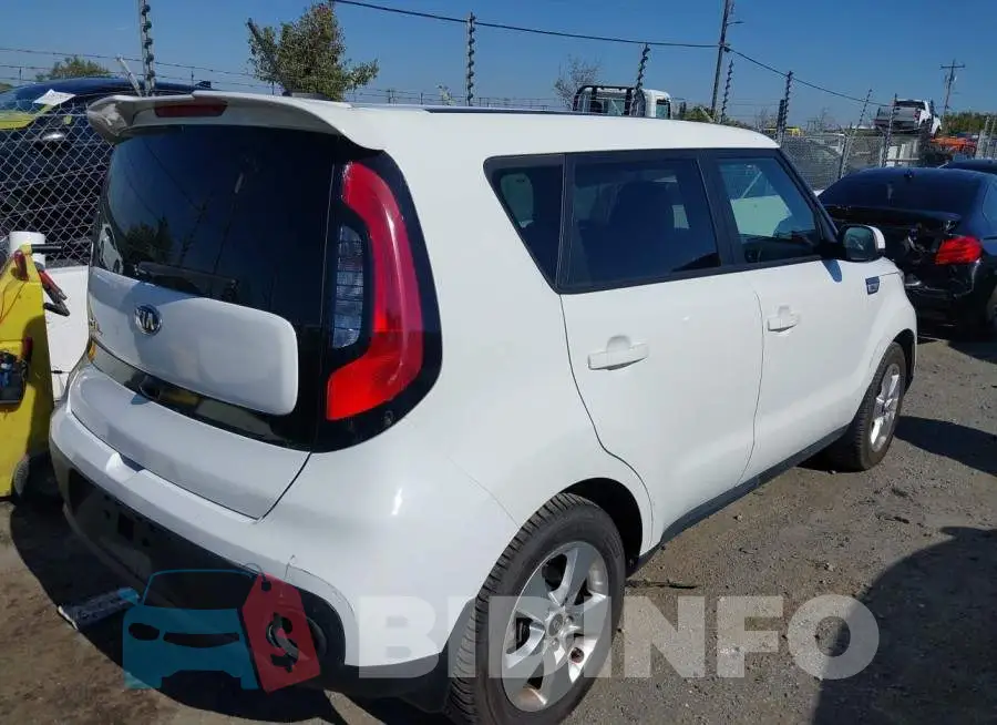 KNDJN2A2XH7462425 Photo# 4