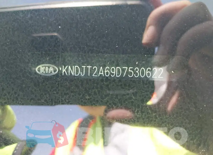 KNDJT2A69D7530622 Photo# 9