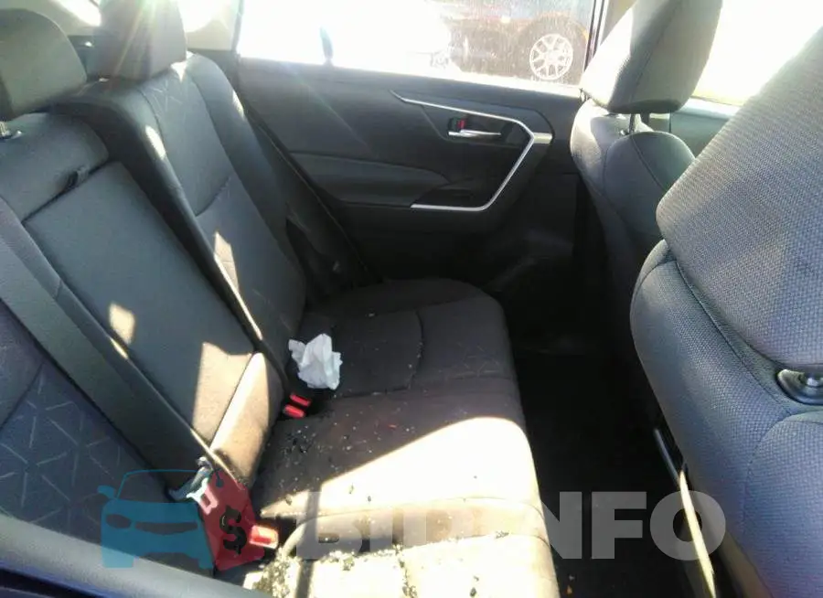 JTMP1RFV8MD077331 Photo# 8