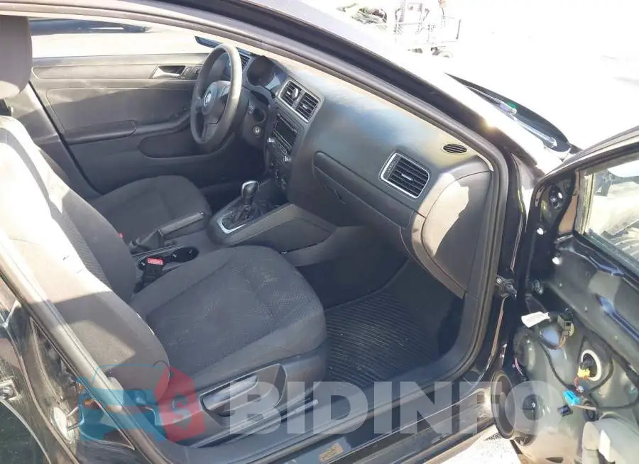 3VW2K7AJ4EM329157 Photo# 5