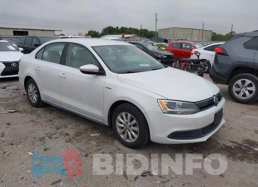 3VW637AJ7EM267851 Photo# 1