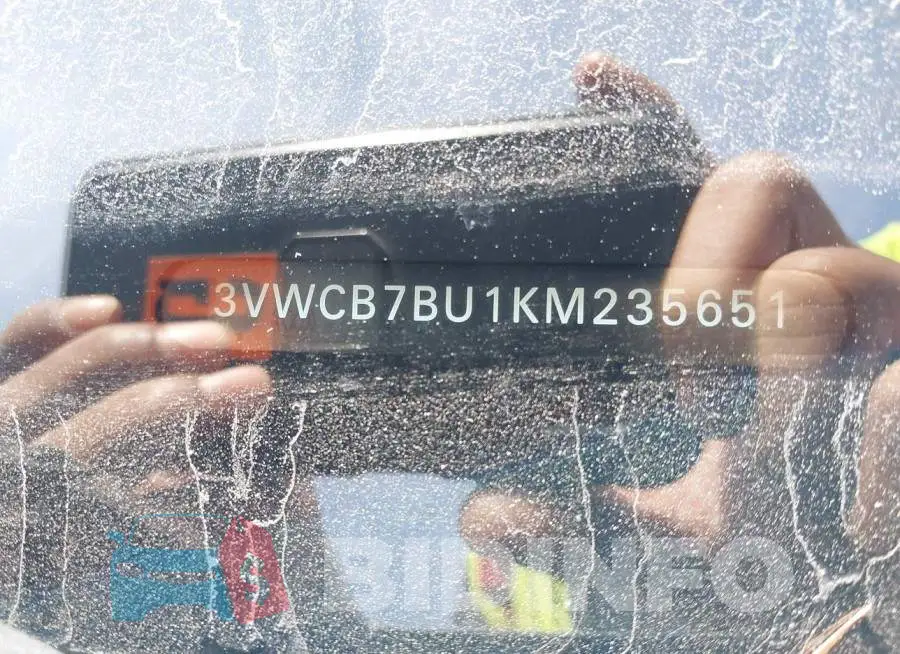 3VWCB7BU1KM235651 Photo# 9