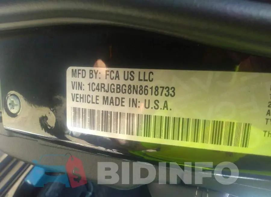 1C4RJGBG8N8618733 Photo# 9