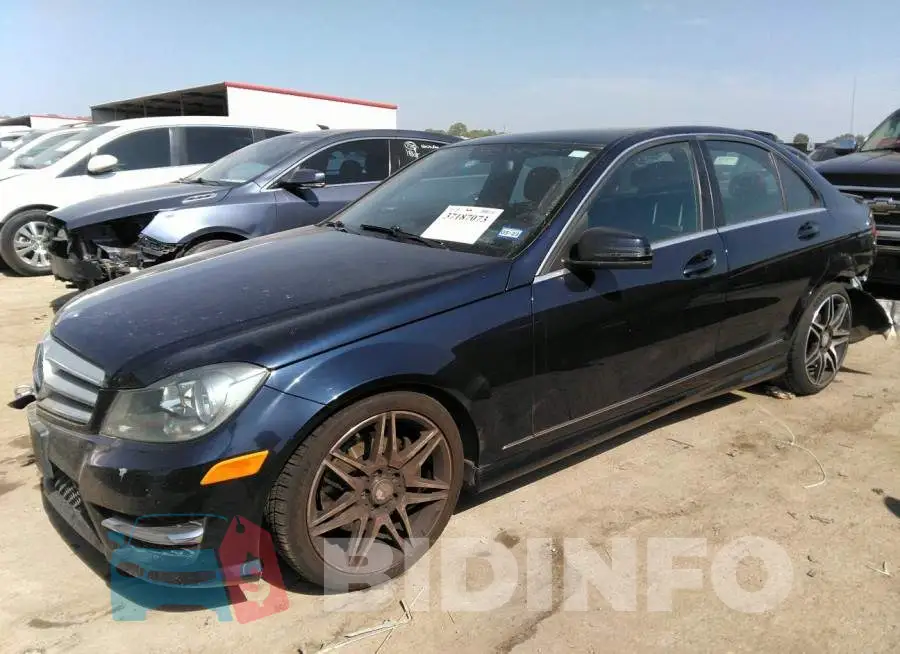 WDDGF8AB8DR241064 Photo# 2