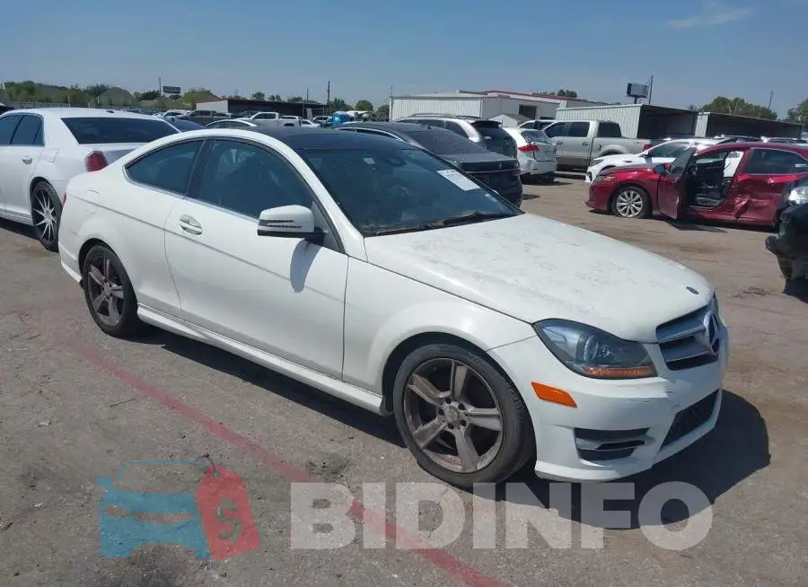 WDDGJ4HB7DG062667 Photo# 1