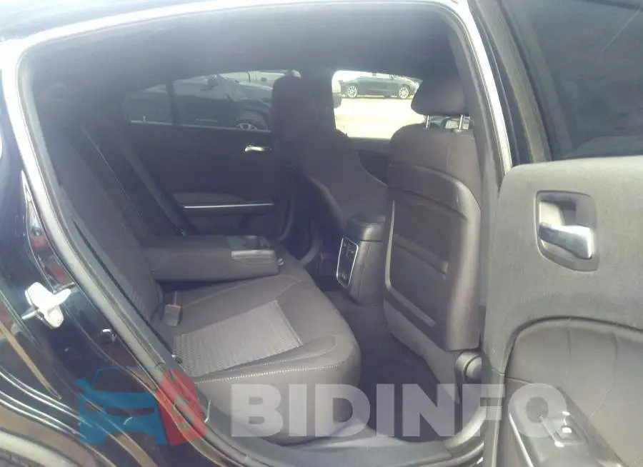 2C3CDXCT0PH572762 Photo# 8