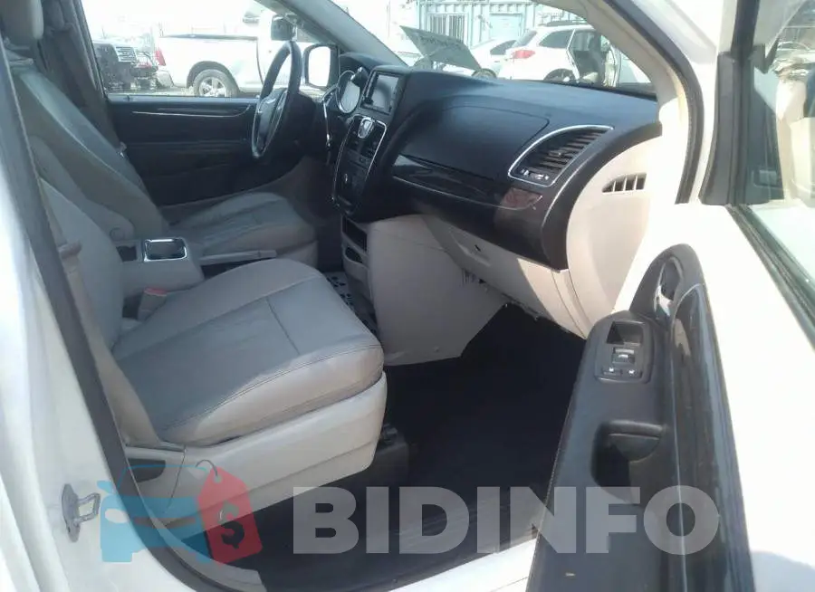 2C4RC1BG3DR526830 Photo# 5