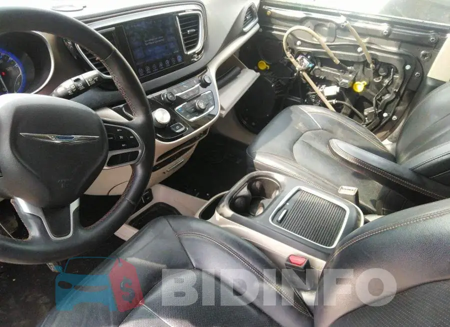 2C4RC1EG8HR763525 Photo# 5