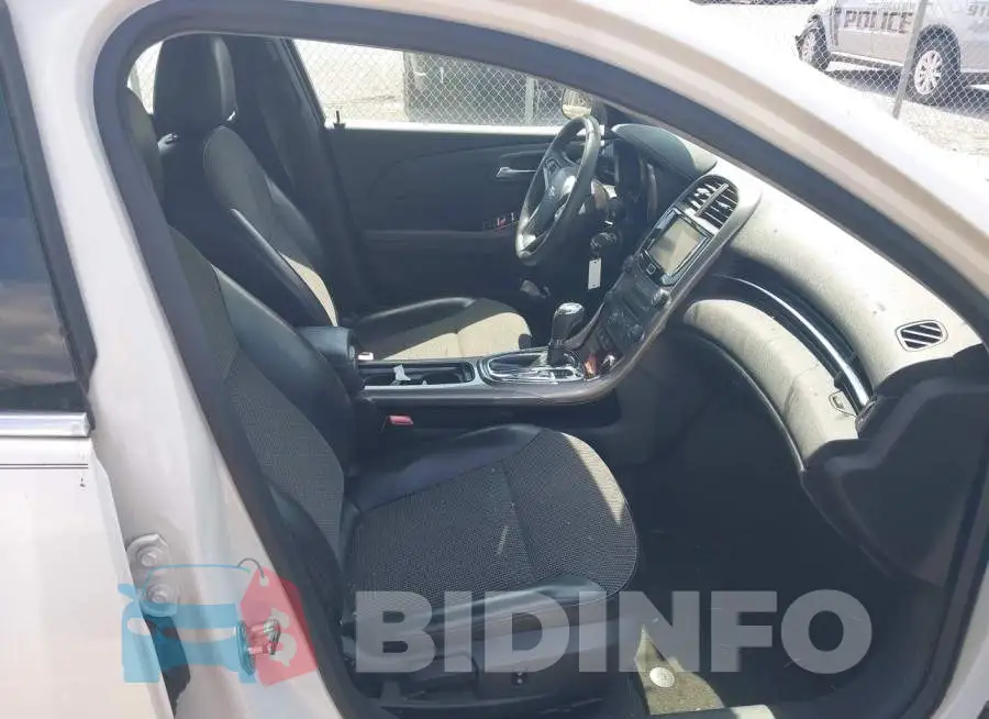1G11D5SR8DF184231 Photo# 5