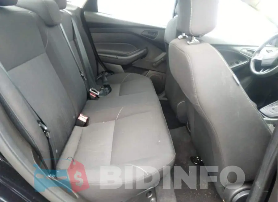 1FADP3E21GL280258 Photo# 8