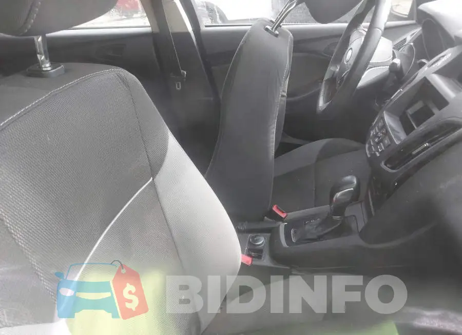 1FADP3E2XDL182468 Photo# 5