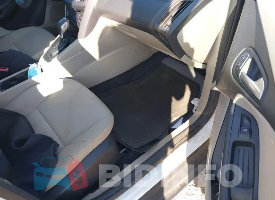 1FADP3F27GL267707 Photo# 5