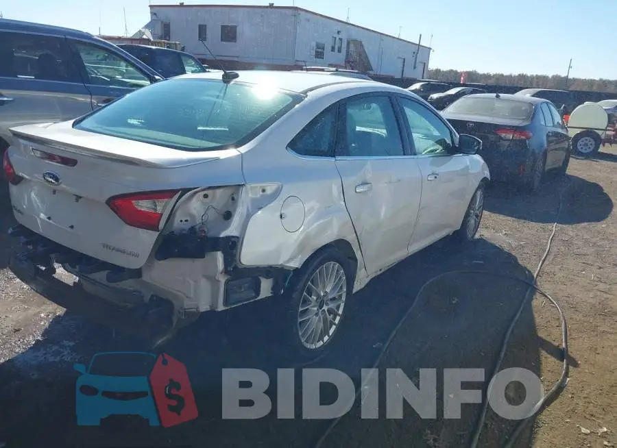 1FADP3J20EL244421 Photo# 4