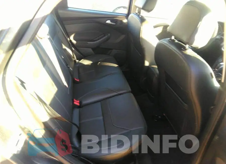 1FADP3J24HL238822 Photo# 8