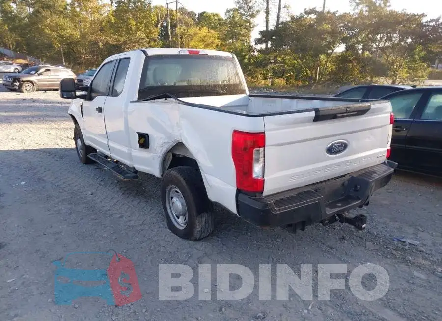 1FT7X2A63KEE68190 Photo# 3