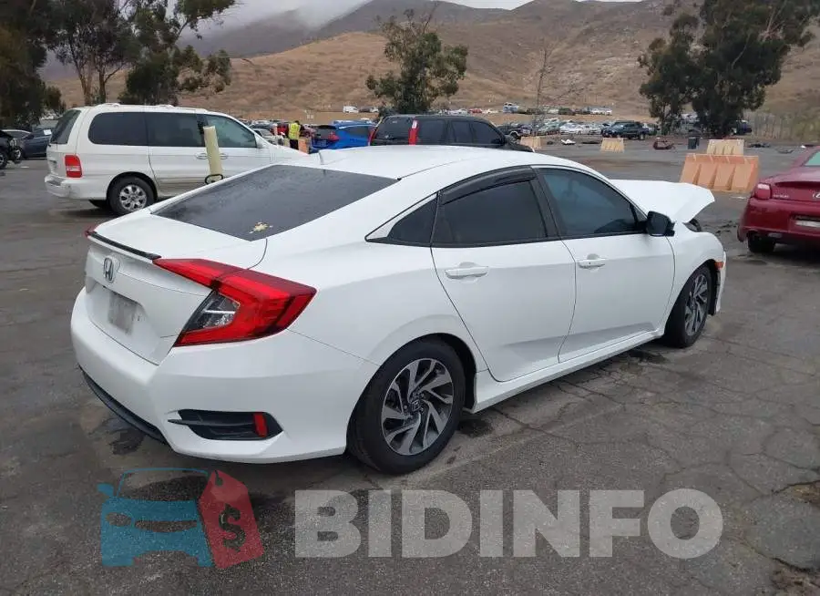 19XFC2F73JE207170 Photo# 4