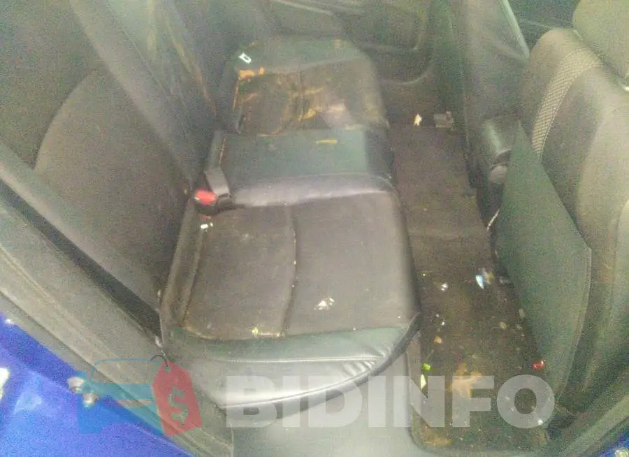 19XFC2F87KE032786 Photo# 8