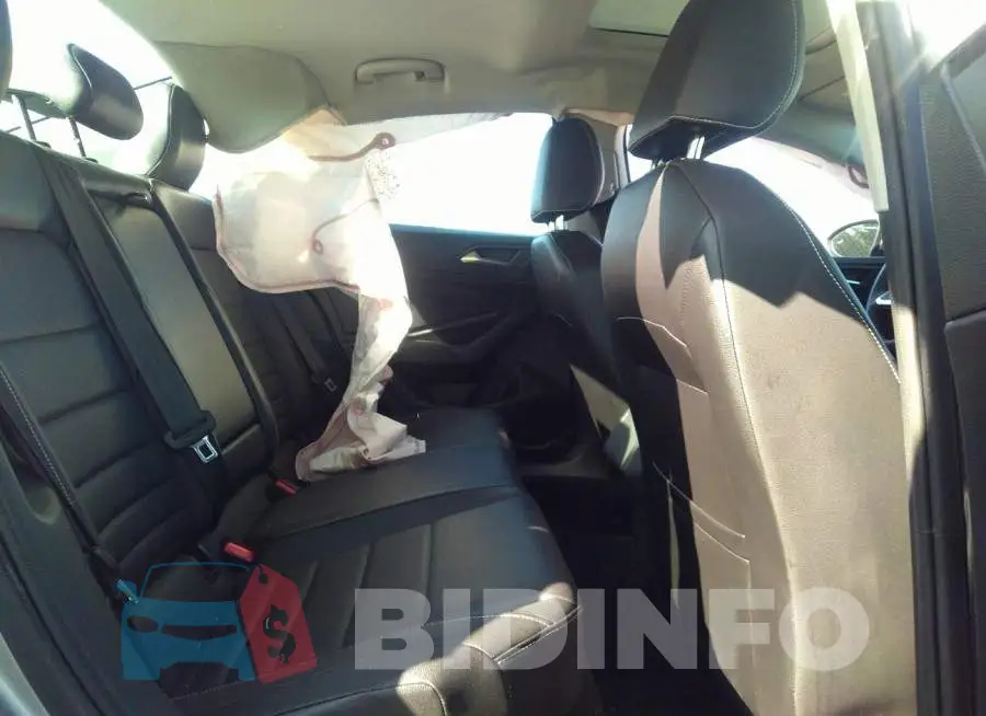 3VW7M7BU7NM011770 Photo# 8