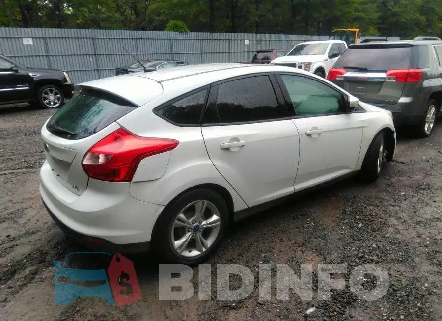 1FADP3K2XEL317745 Photo# 4