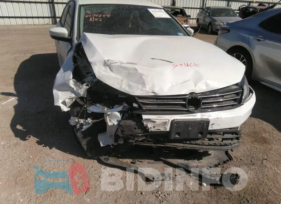 3VW2B7AJXJM234757 Photo# 6