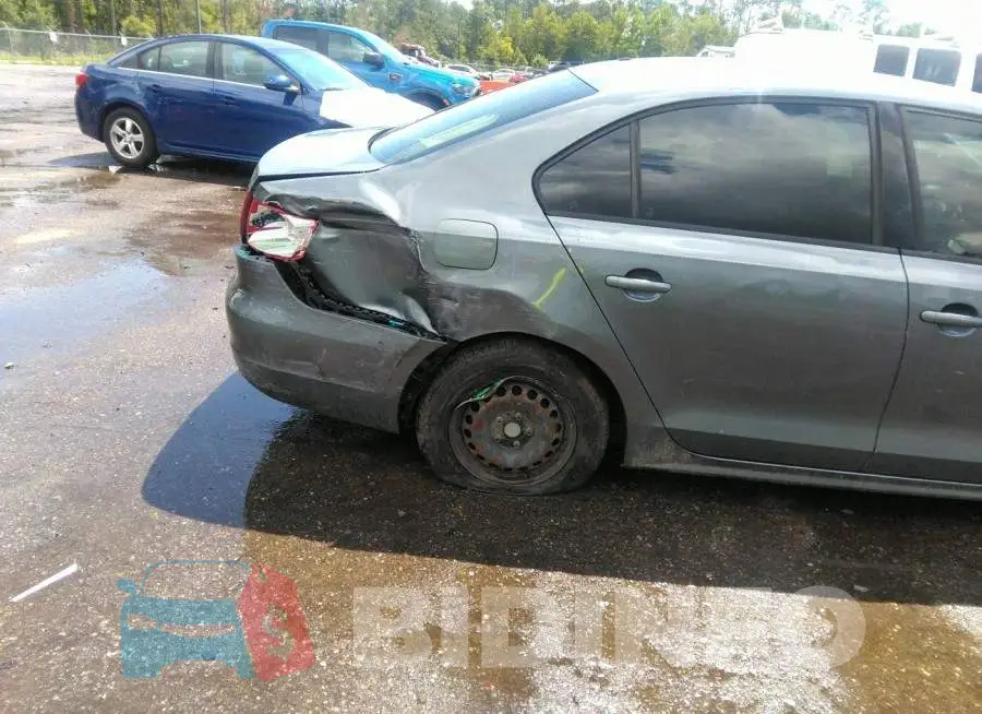 3VW2K7AJ2EM229137 Photo# 6