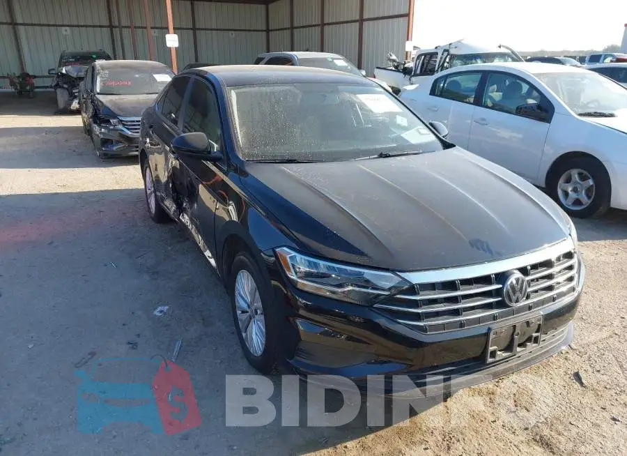 3VWCB7BU8KM215722 Photo# 1