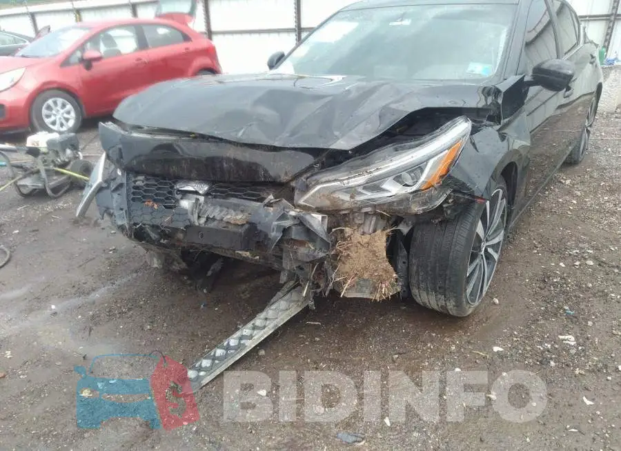 1N4BL4CV1KC173693 Photo# 6