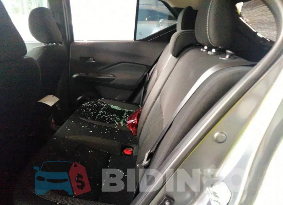 3N1CP5CU3KL516463 Photo# 8
