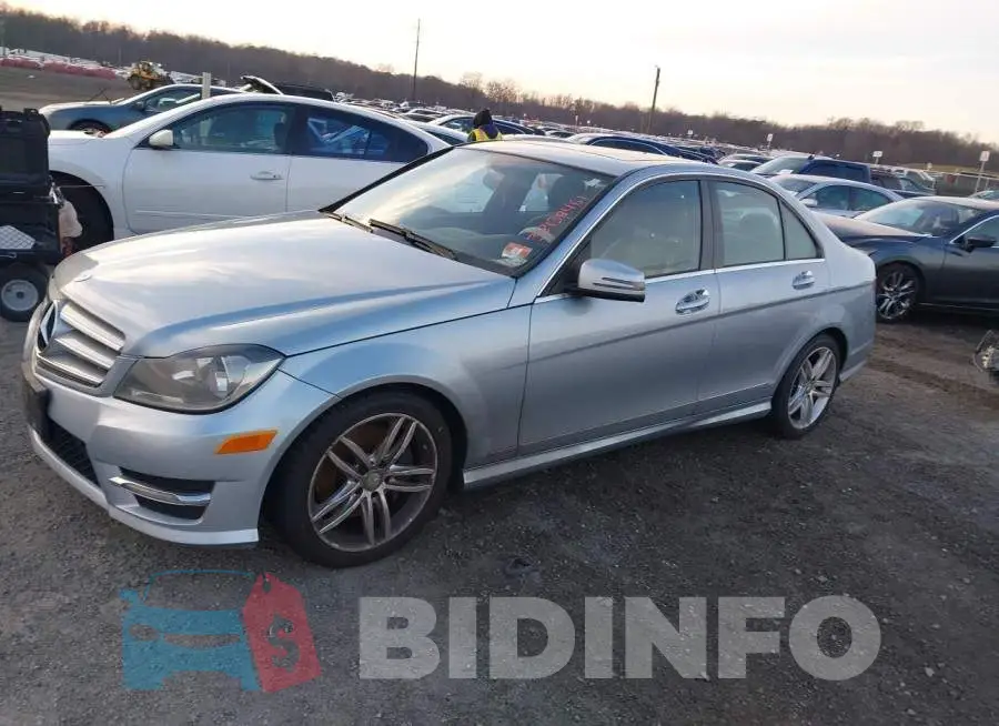 WDDGF8AB4DR276345 Photo# 2