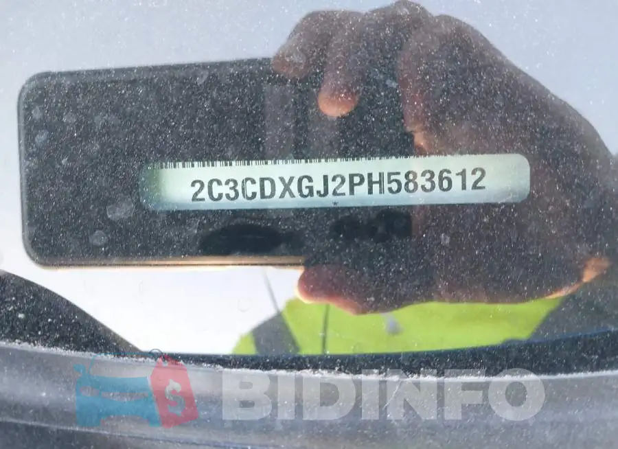 2C3CDXGJ2PH583612 Photo# 9